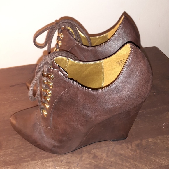 Christian Siriano boots - Picture 4 of 4